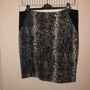 Snake Skin Print Sz 14 skirt